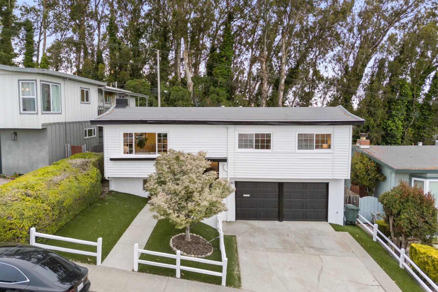 Detail Gallery Image 2 of 61 For 2810 Evergreen Dr, San Bruno,  CA 94066 - 3 Beds | 2 Baths