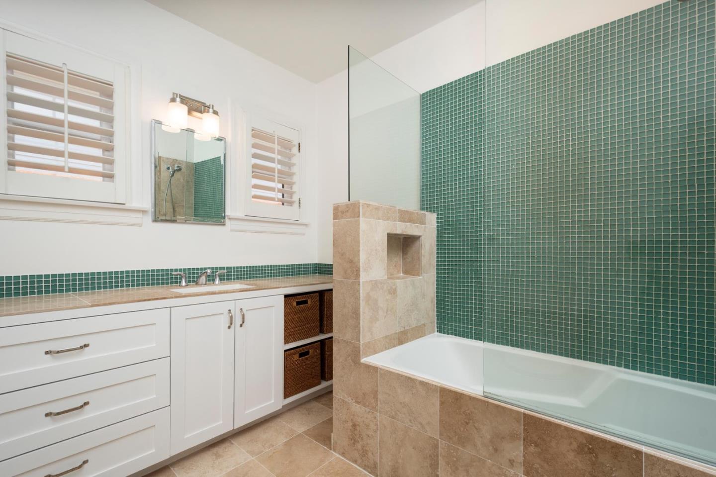 Detail Gallery Image 10 of 15 For 301 Bayswater Ave, Burlingame,  CA 94010 - 2 Beds | 2 Baths