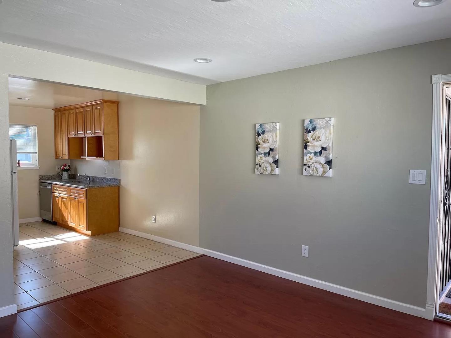 Detail Gallery Image 2 of 20 For 238 Erie Way #4,  Campbell,  CA 95008 - 2 Beds | 1 Baths