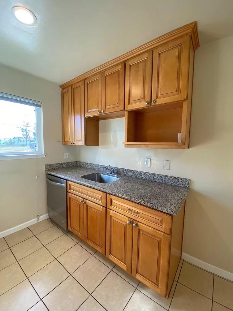 Detail Gallery Image 8 of 20 For 238 Erie Way #4,  Campbell,  CA 95008 - 2 Beds | 1 Baths