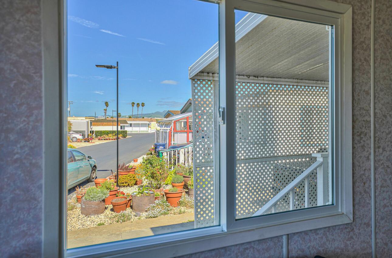 Detail Gallery Image 8 of 20 For 12350 Christensen Rd #127,  Salinas,  CA 93907 - 2 Beds | 1 Baths