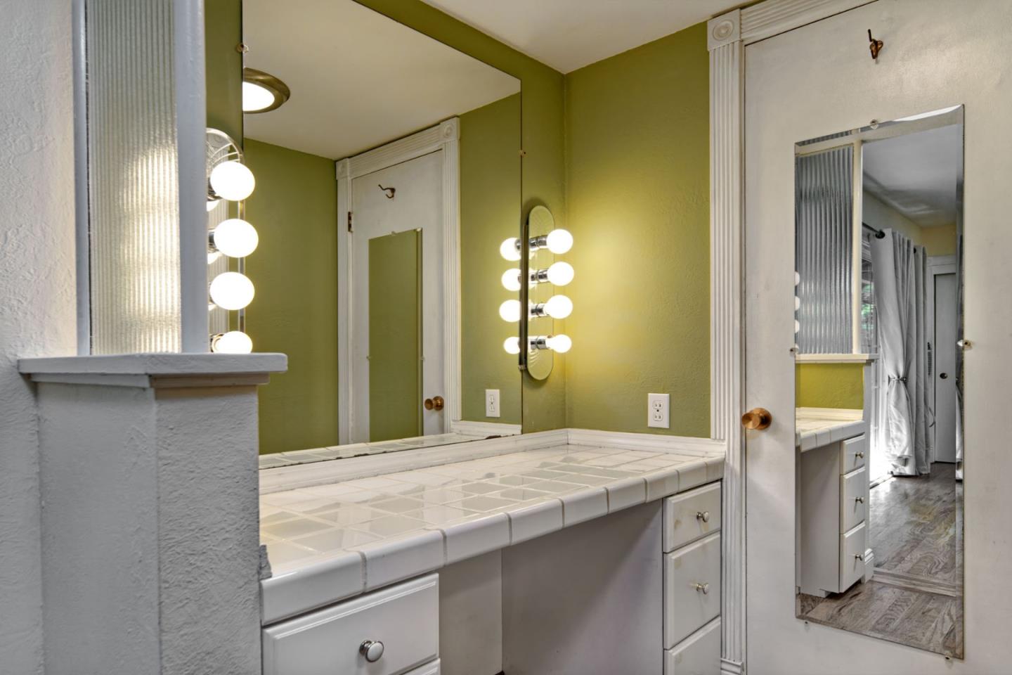 Detail Gallery Image 24 of 46 For 1064 Durham Ct, Sunnyvale,  CA 94087 - 4 Beds | 2 Baths