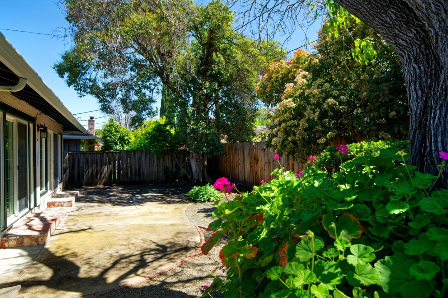 Detail Gallery Image 45 of 46 For 1064 Durham Ct, Sunnyvale,  CA 94087 - 4 Beds | 2 Baths