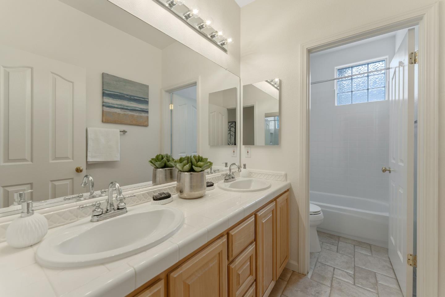 Detail Gallery Image 29 of 33 For 6039 Gleneagles Cir, San Jose,  CA 95138 - 3 Beds | 3/1 Baths