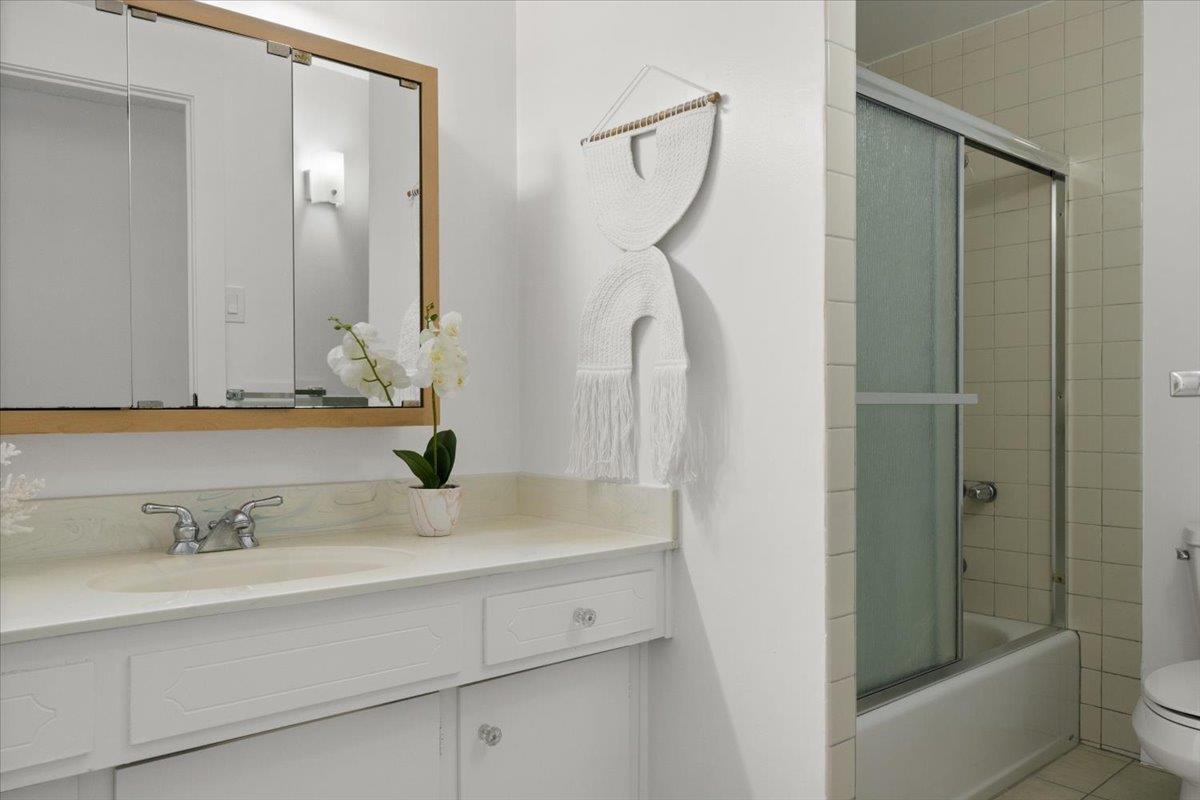Detail Gallery Image 27 of 30 For 1555 Lakeside Dr #103,  Oakland,  CA 94612 - 2 Beds | 2 Baths