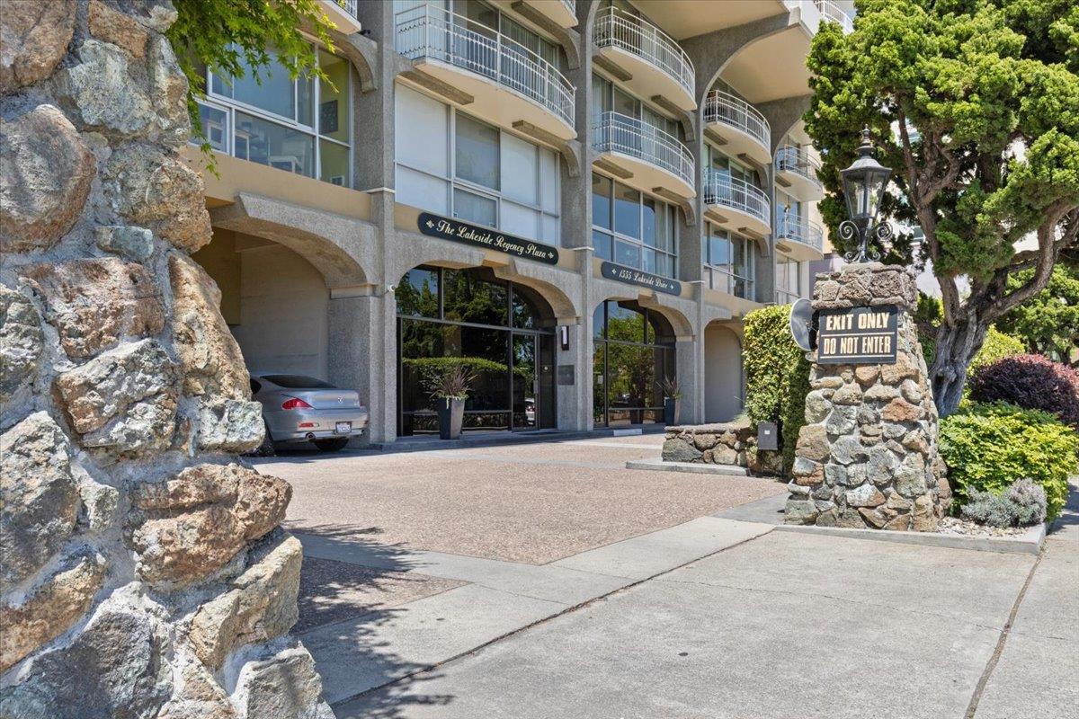 Detail Gallery Image 7 of 30 For 1555 Lakeside Dr #103,  Oakland,  CA 94612 - 2 Beds | 2 Baths