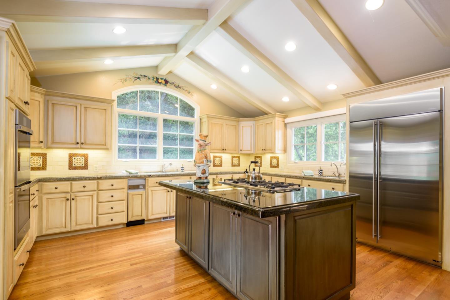Detail Gallery Image 11 of 34 For 140 Fawn Ln, Portola Valley,  CA 94028 - 3 Beds | 4 Baths