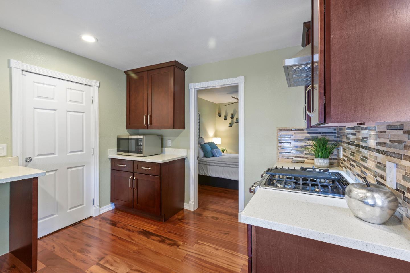 Detail Gallery Image 13 of 30 For 34 S Capitol Ave, San Jose,  CA 95127 - 2 Beds | 1 Baths