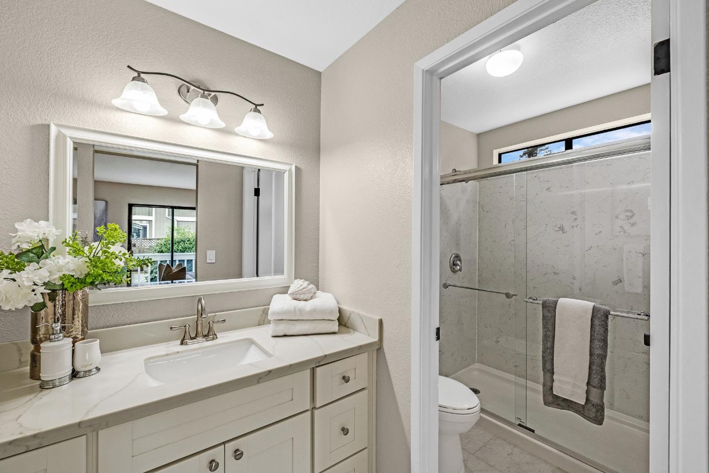 Detail Gallery Image 22 of 30 For 1236 Clinton St #102-B,  Redwood City,  CA 94061 - 2 Beds | 2 Baths