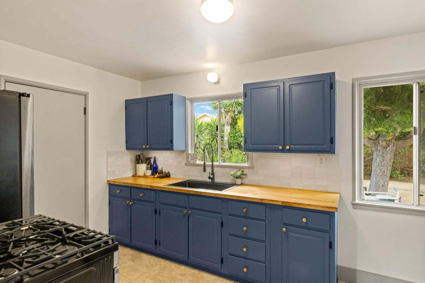 Detail Gallery Image 10 of 42 For 617 Lopez Ave, Seaside,  CA 93955 - 2 Beds | 1 Baths