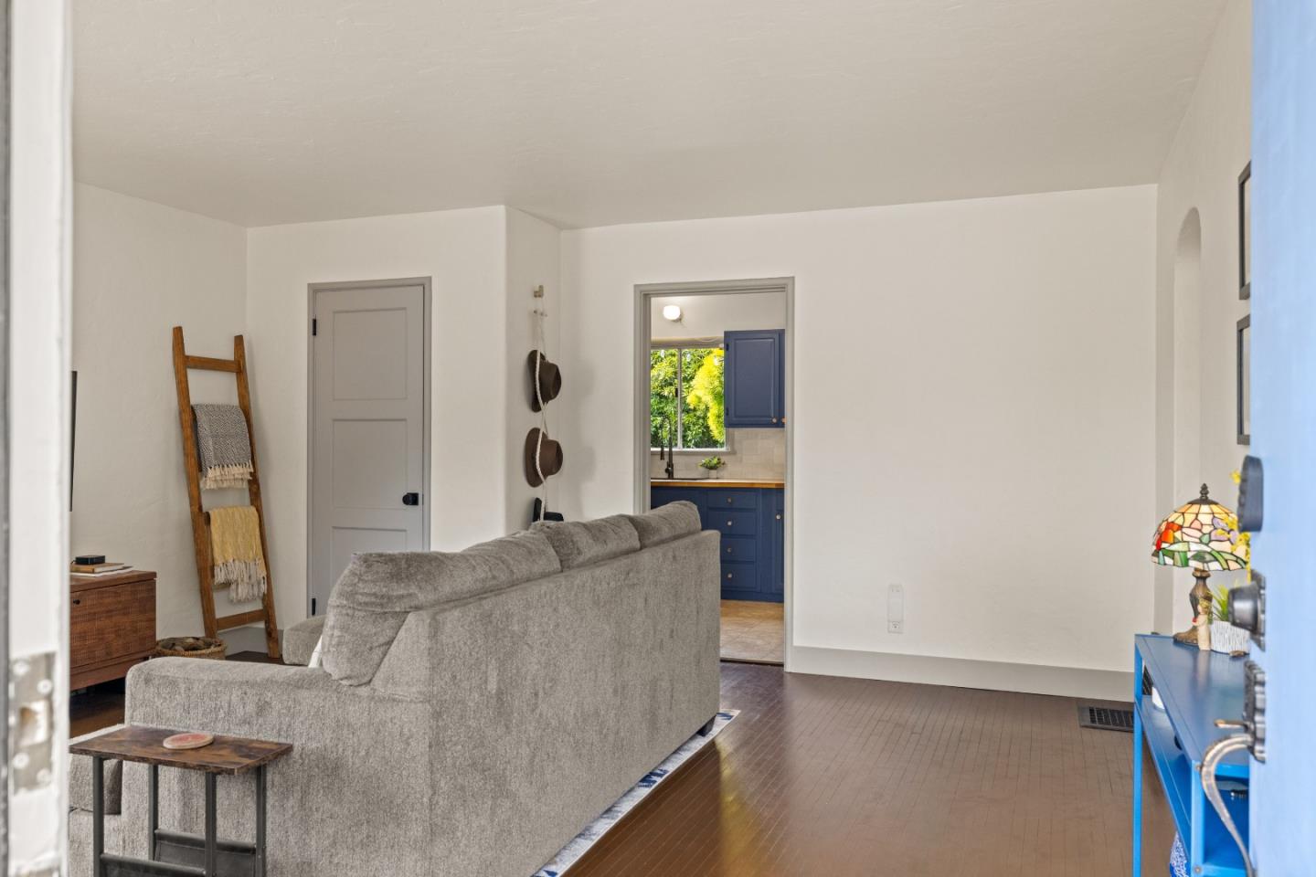 Detail Gallery Image 4 of 42 For 617 Lopez Ave, Seaside,  CA 93955 - 2 Beds | 1 Baths