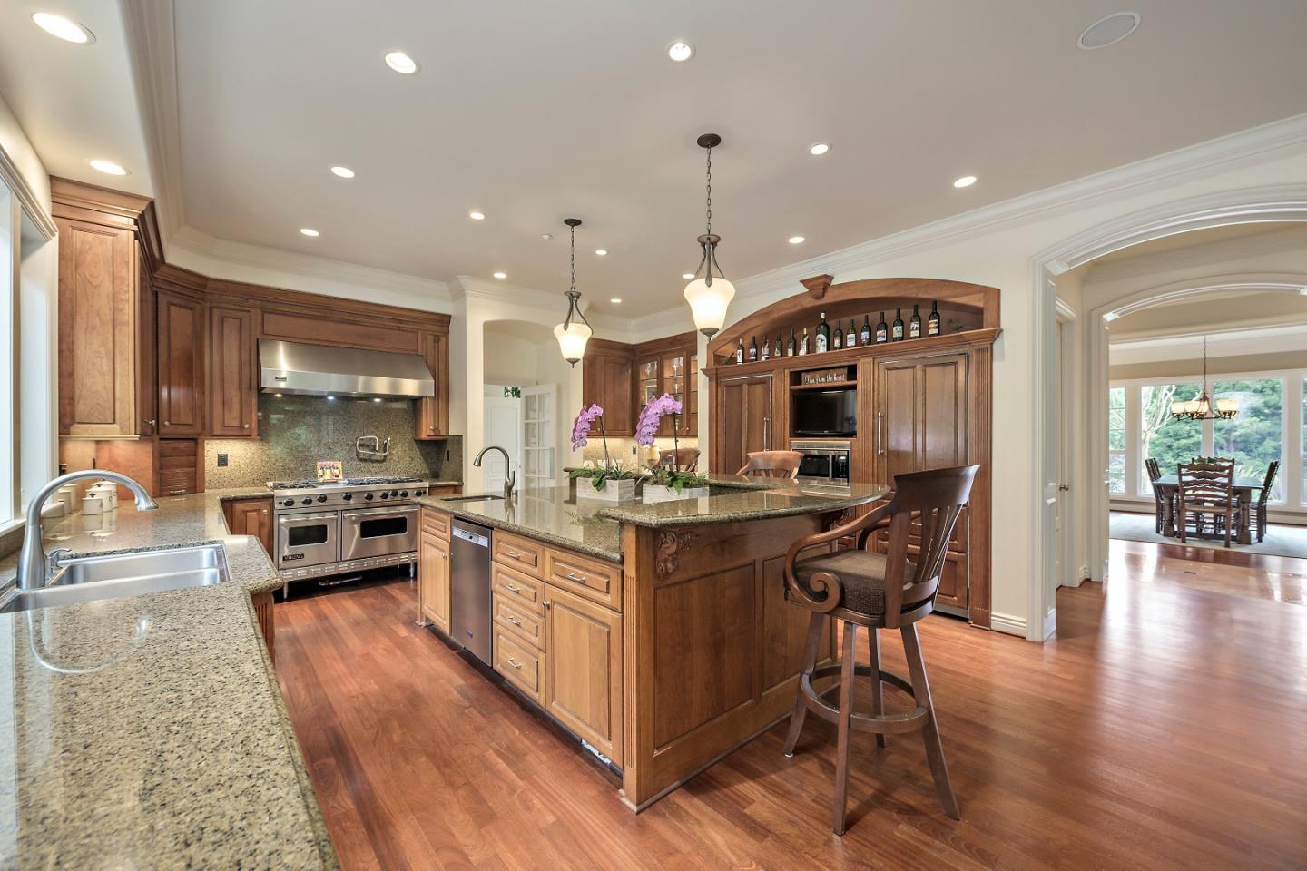 Detail Gallery Image 10 of 67 For 16391 Reynolds Dr, Morgan Hill,  CA 95037 - 4 Beds | 4/2 Baths