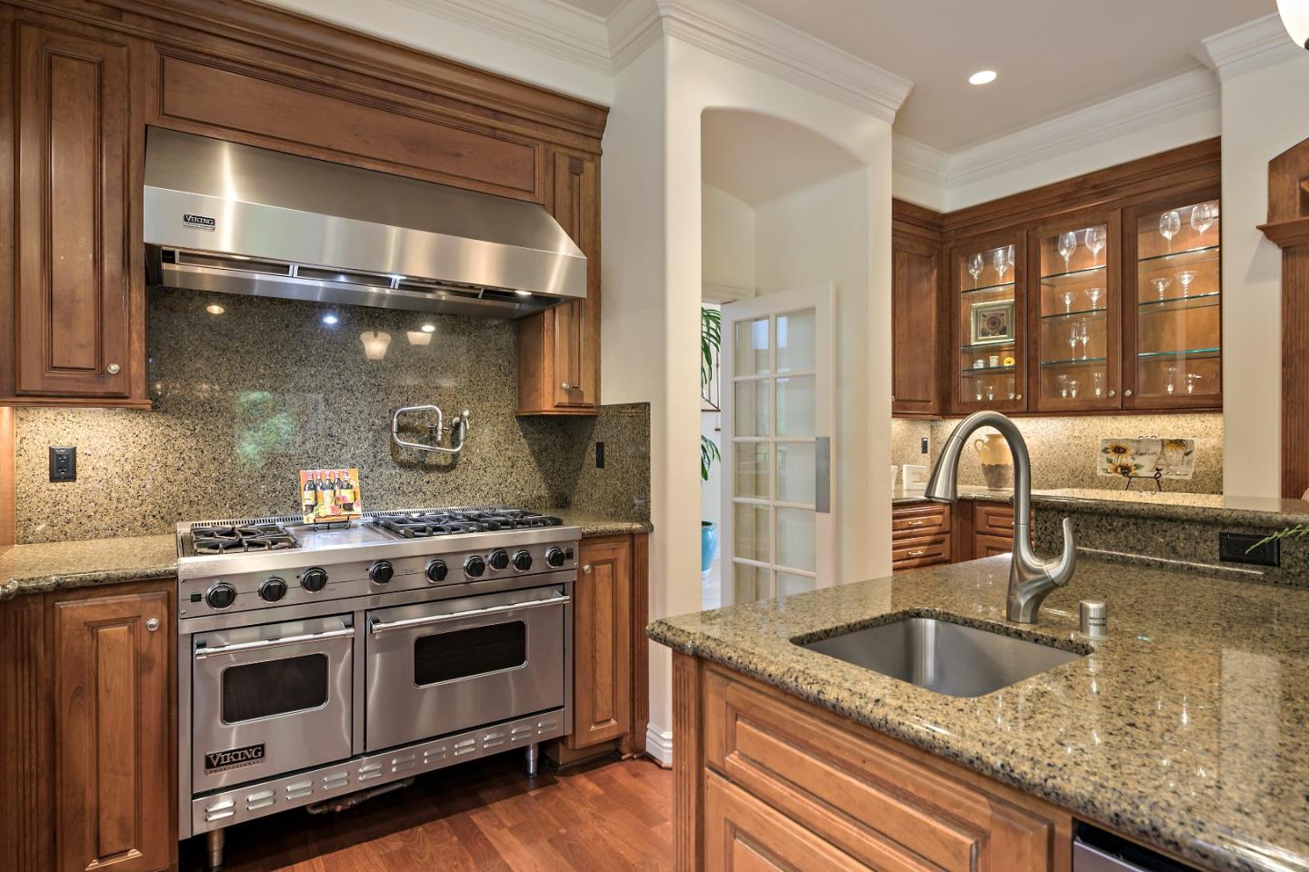 Detail Gallery Image 11 of 67 For 16391 Reynolds Dr, Morgan Hill,  CA 95037 - 4 Beds | 4/2 Baths