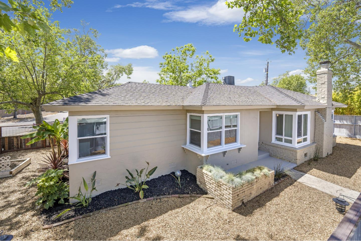 Detail Gallery Image 1 of 22 For 2916 12th Ave, Sacramento,  CA 95817 - 3 Beds | 1 Baths