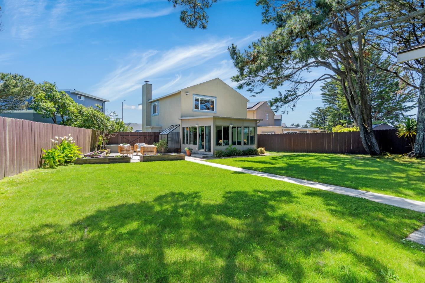 Photo of 403 Andover Dr in Pacifica, CA