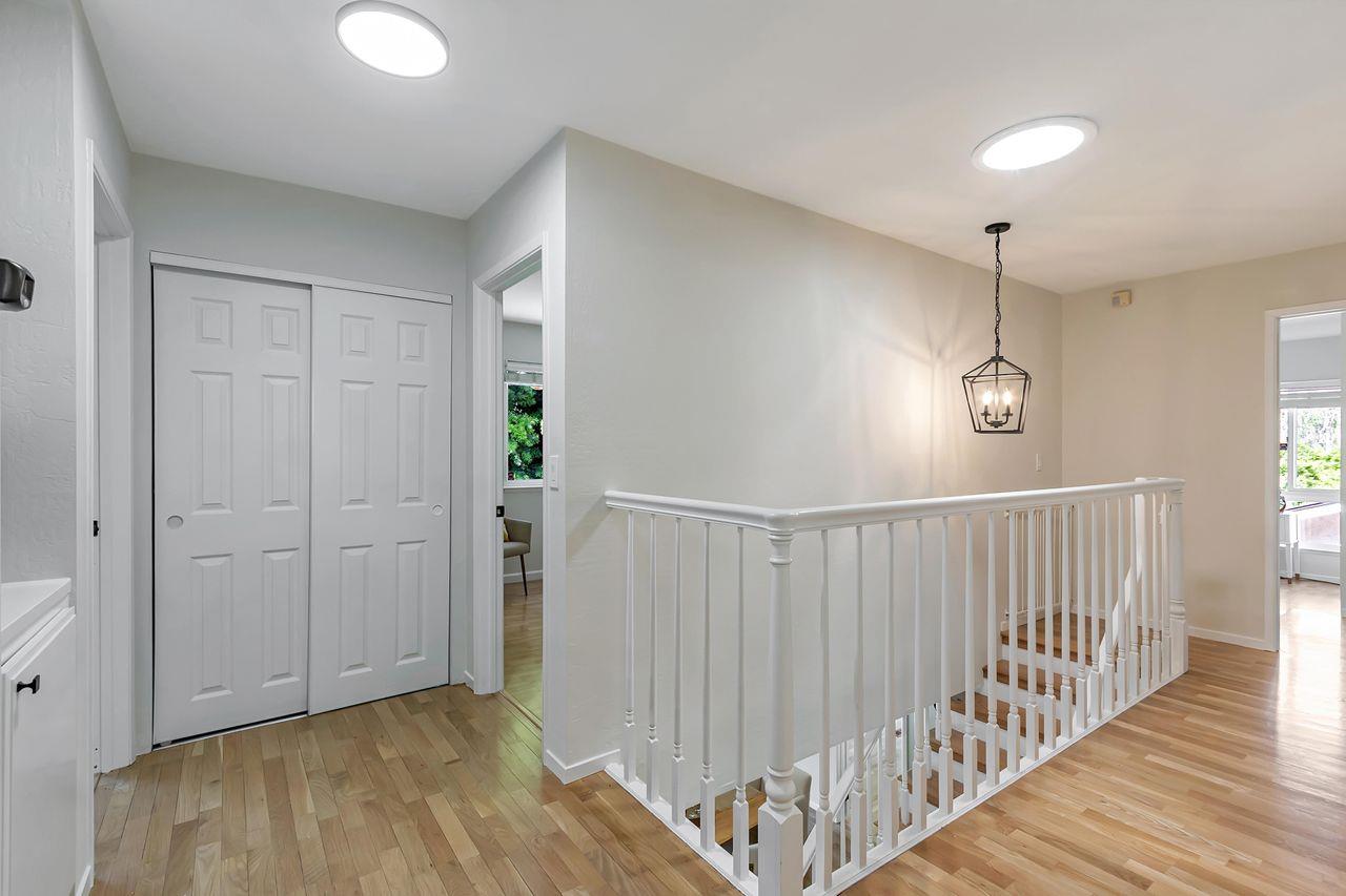 Detail Gallery Image 24 of 55 For 1295 Albion Ct, Sunnyvale,  CA 94087 - 5 Beds | 2/2 Baths