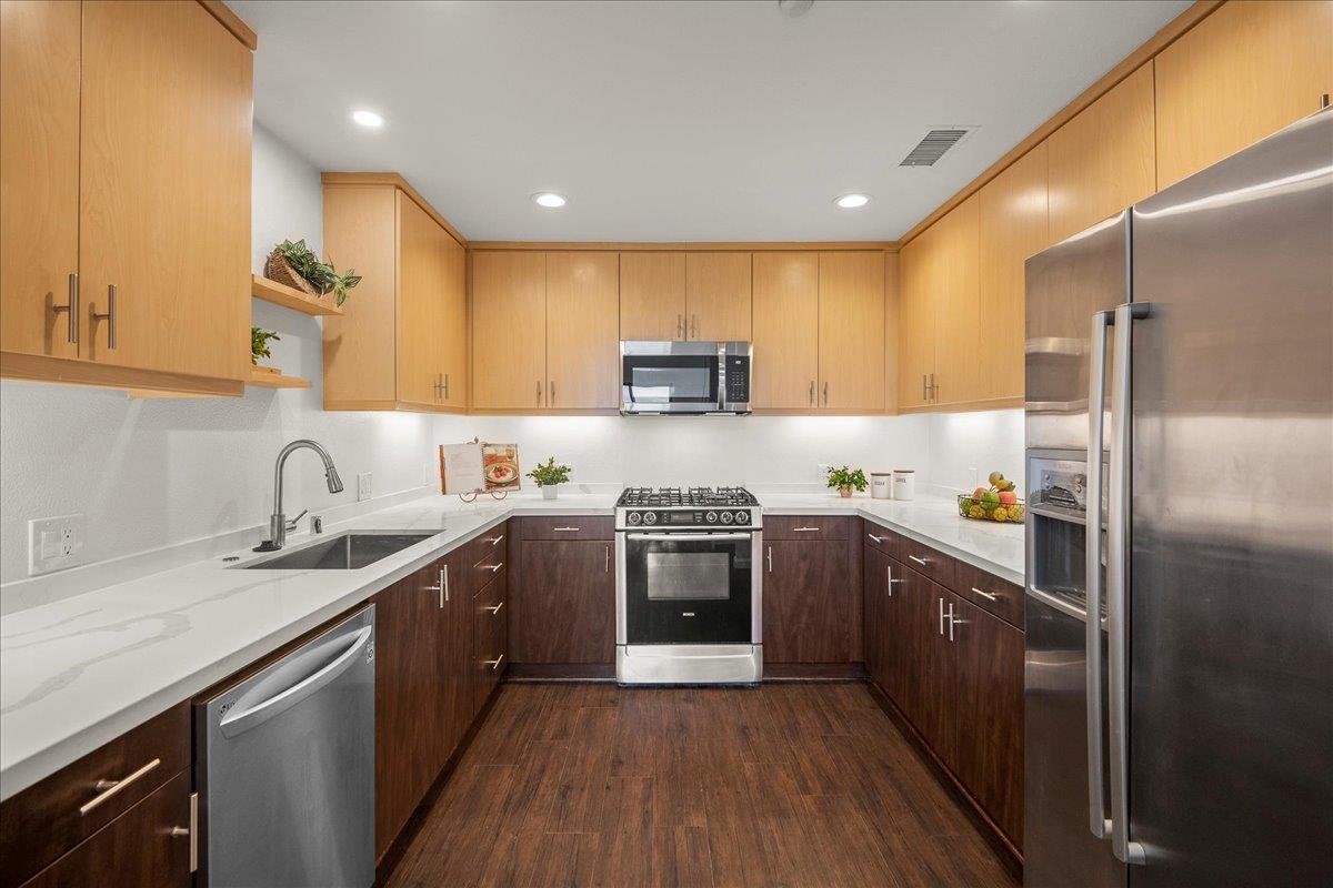 Detail Gallery Image 11 of 28 For 10745 N De Anza Blvd #317,  Cupertino,  CA 95014 - 2 Beds | 2 Baths