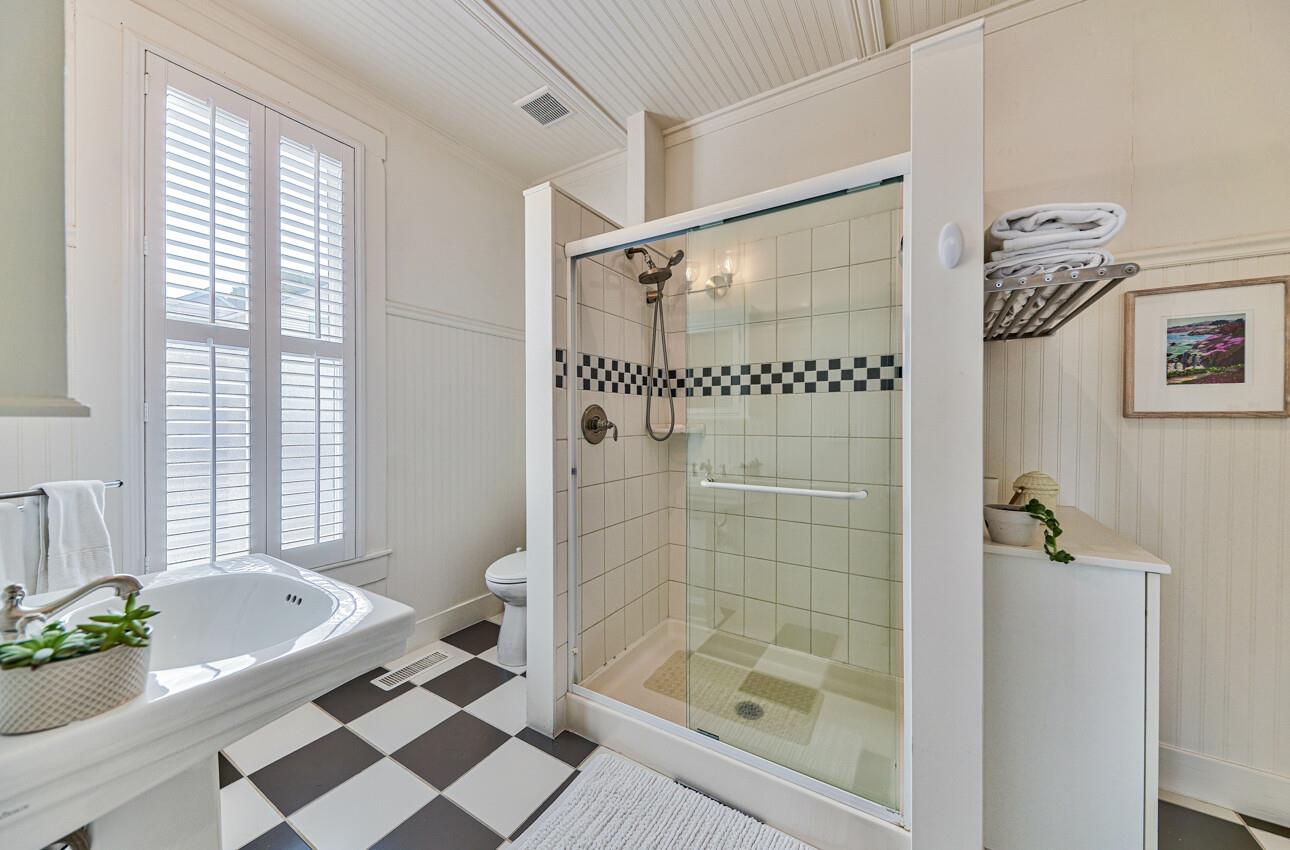 Detail Gallery Image 26 of 47 For 238 Park St, Pacific Grove,  CA 93950 - 3 Beds | 3 Baths