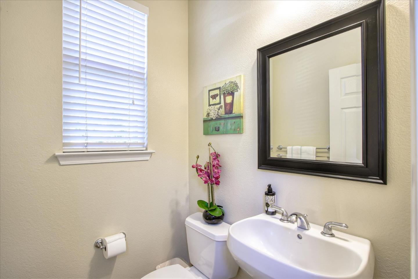 Detail Gallery Image 11 of 28 For 805 S 22nd St, San Jose,  CA 95116 - 4 Beds | 2/1 Baths