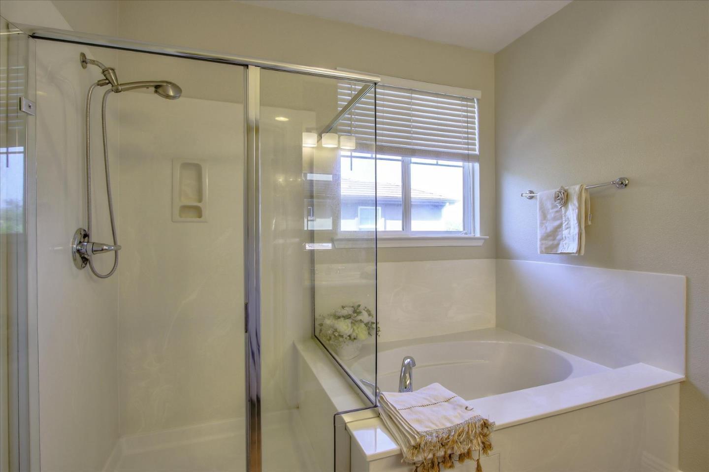 Detail Gallery Image 16 of 28 For 805 S 22nd St, San Jose,  CA 95116 - 4 Beds | 2/1 Baths
