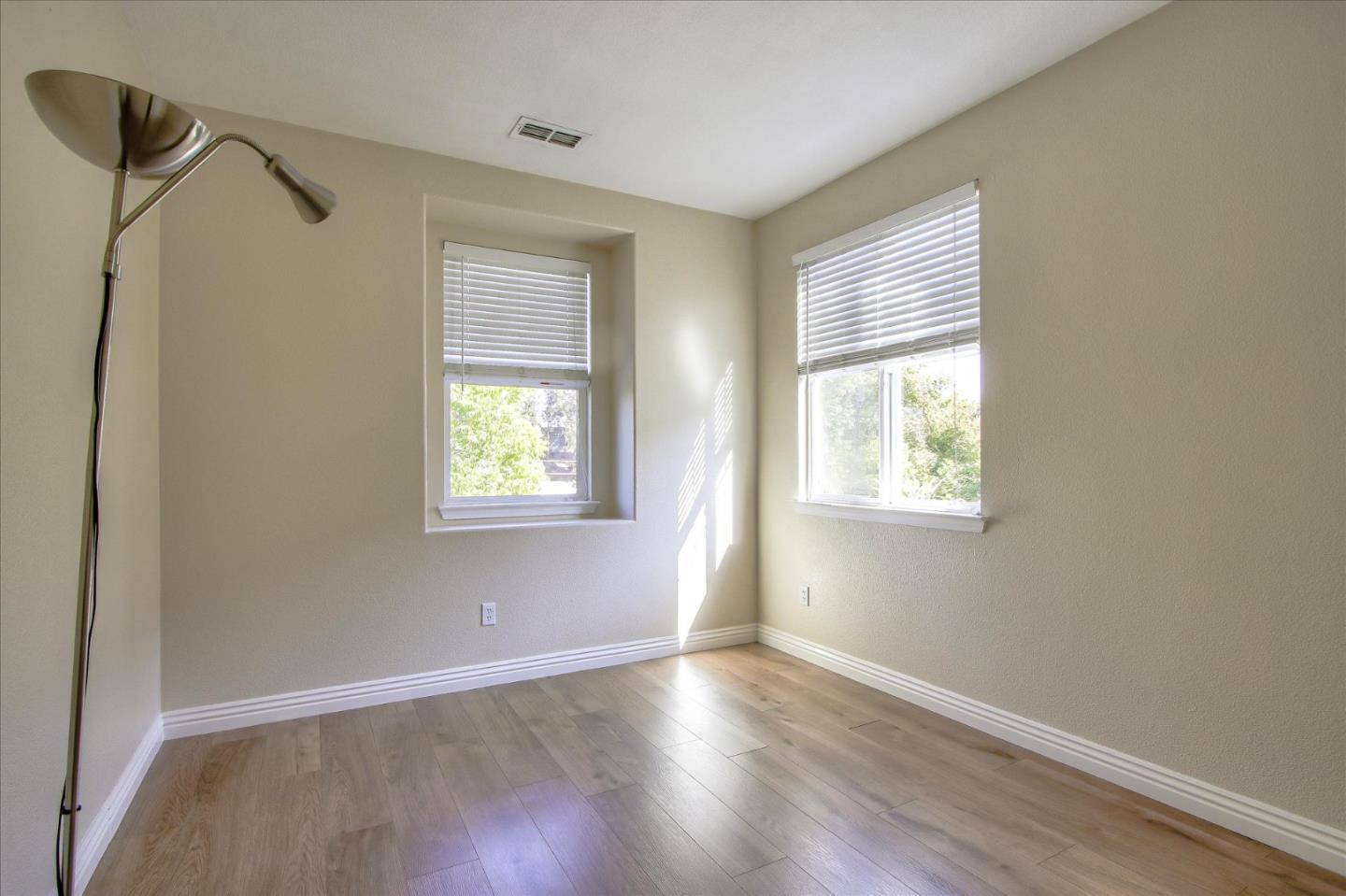 Detail Gallery Image 17 of 28 For 805 S 22nd St, San Jose,  CA 95116 - 4 Beds | 2/1 Baths