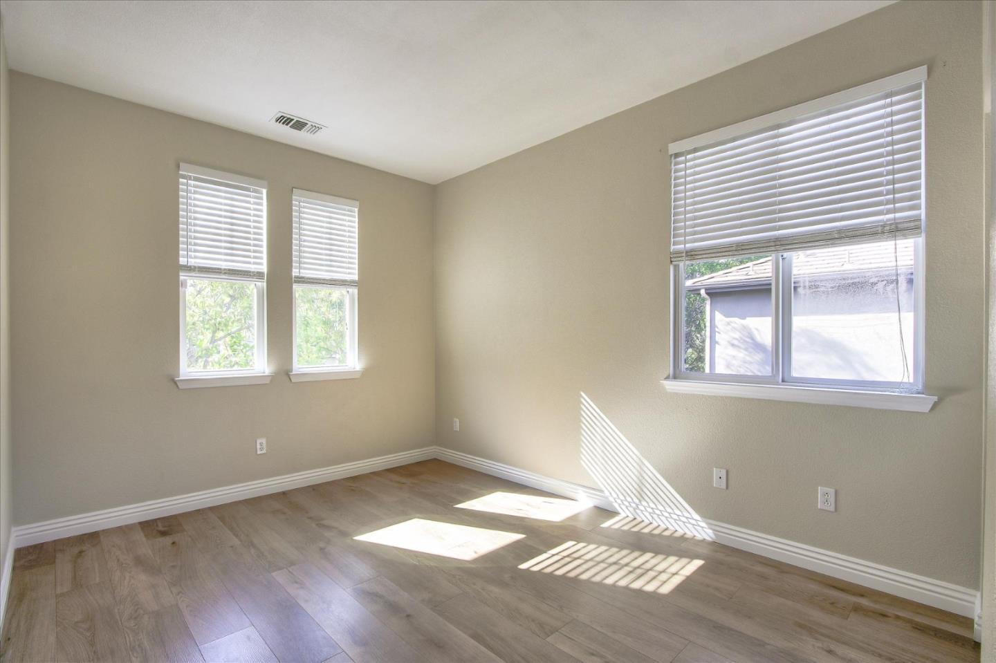 Detail Gallery Image 18 of 28 For 805 S 22nd St, San Jose,  CA 95116 - 4 Beds | 2/1 Baths