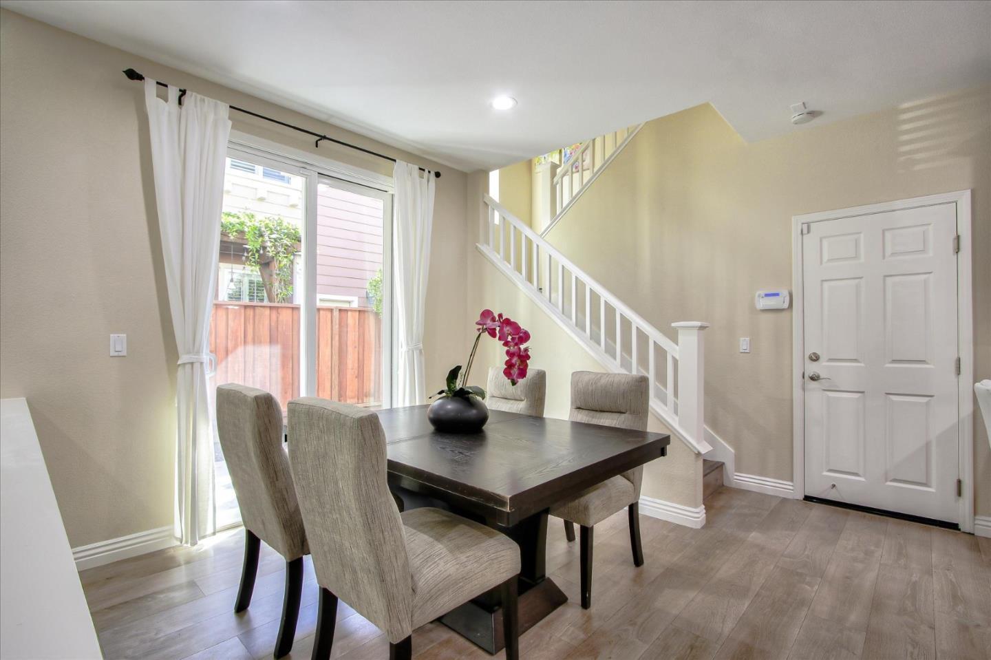 Detail Gallery Image 9 of 28 For 805 S 22nd St, San Jose,  CA 95116 - 4 Beds | 2/1 Baths