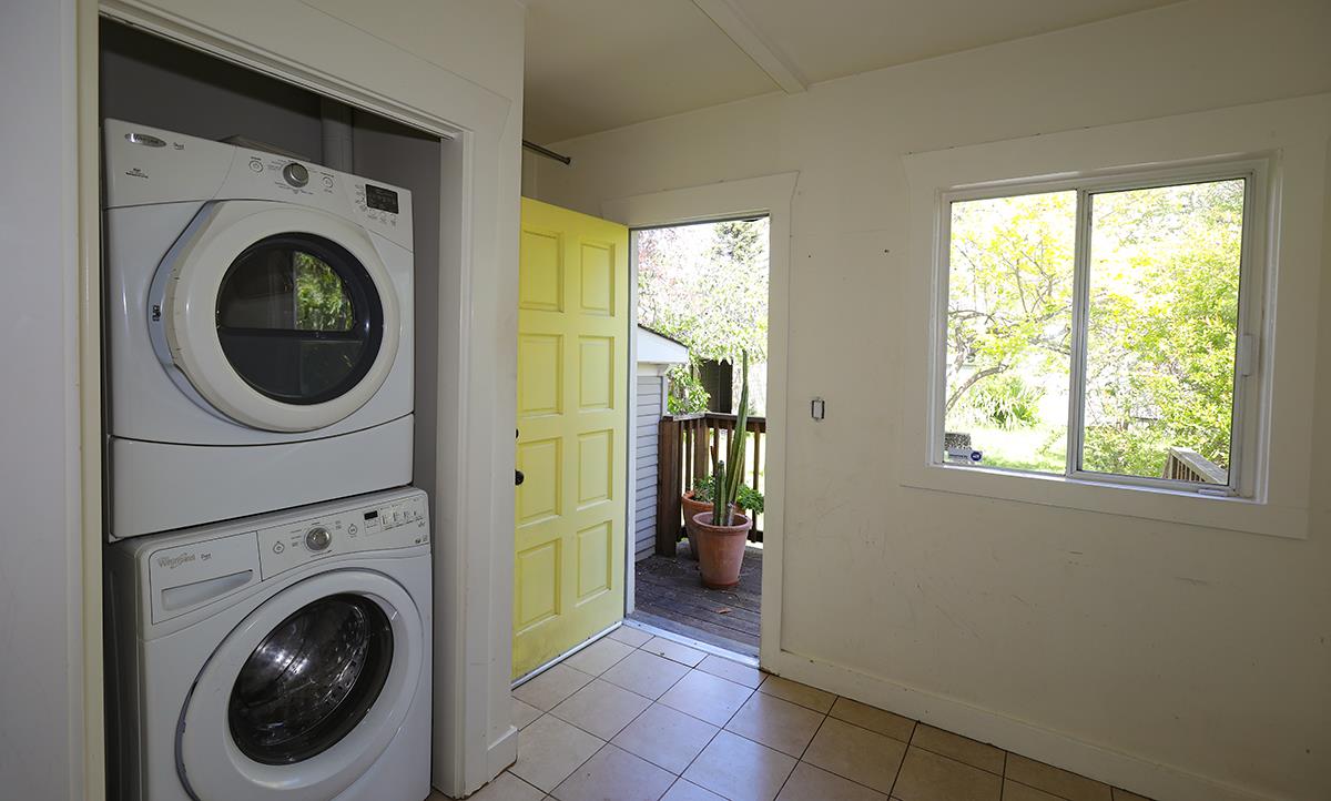 Detail Gallery Image 11 of 40 For 5600 Scoville St, Oakland,  CA 94621 - 2 Beds | 1 Baths