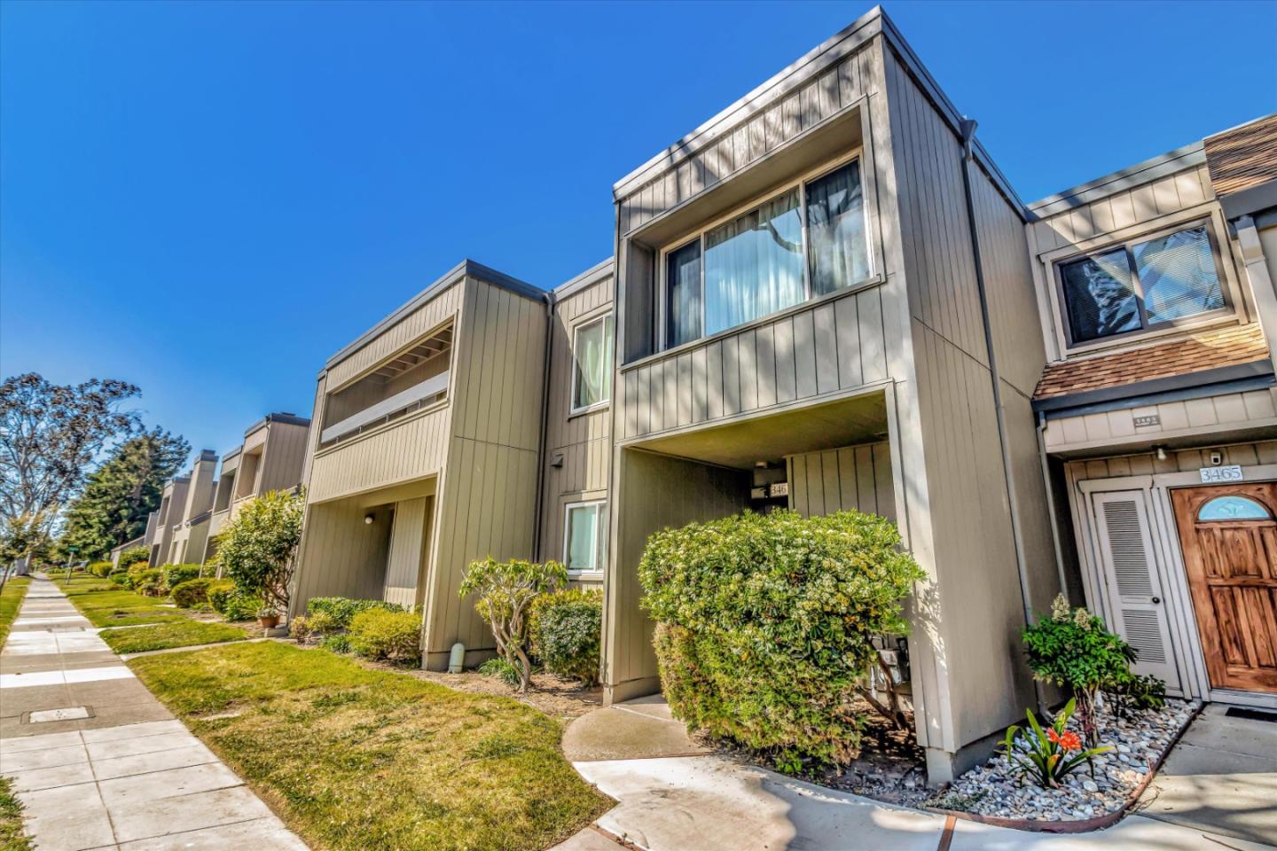 Photo of 3461 Oleander Ave in Alameda, CA