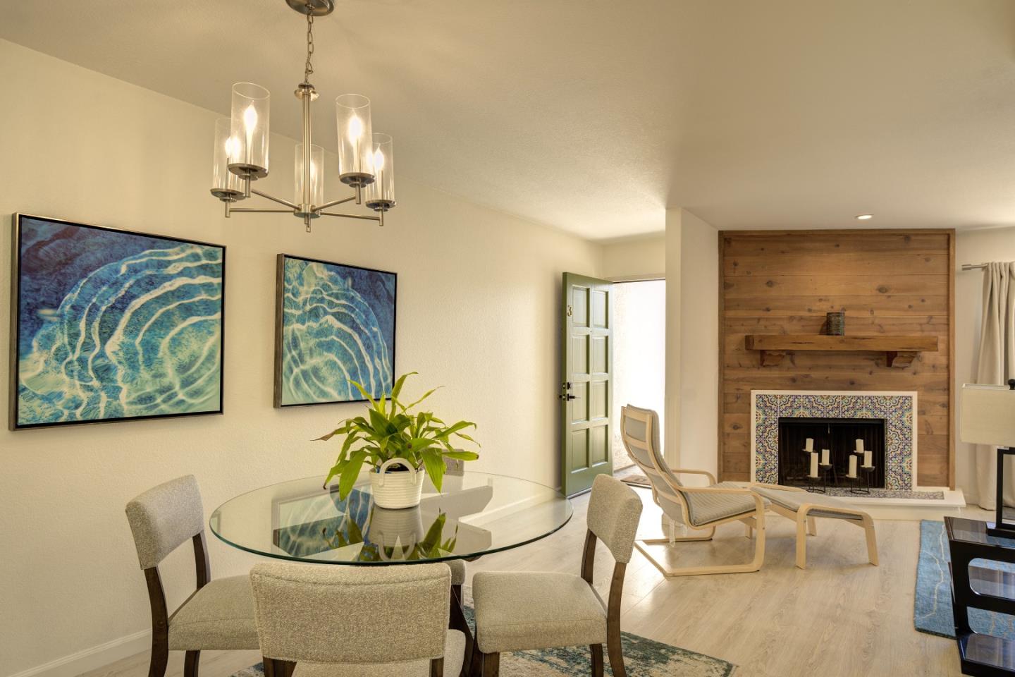 Detail Gallery Image 7 of 19 For 504 Ocean Ave #3,  Monterey,  CA 93940 - 2 Beds | 1/1 Baths