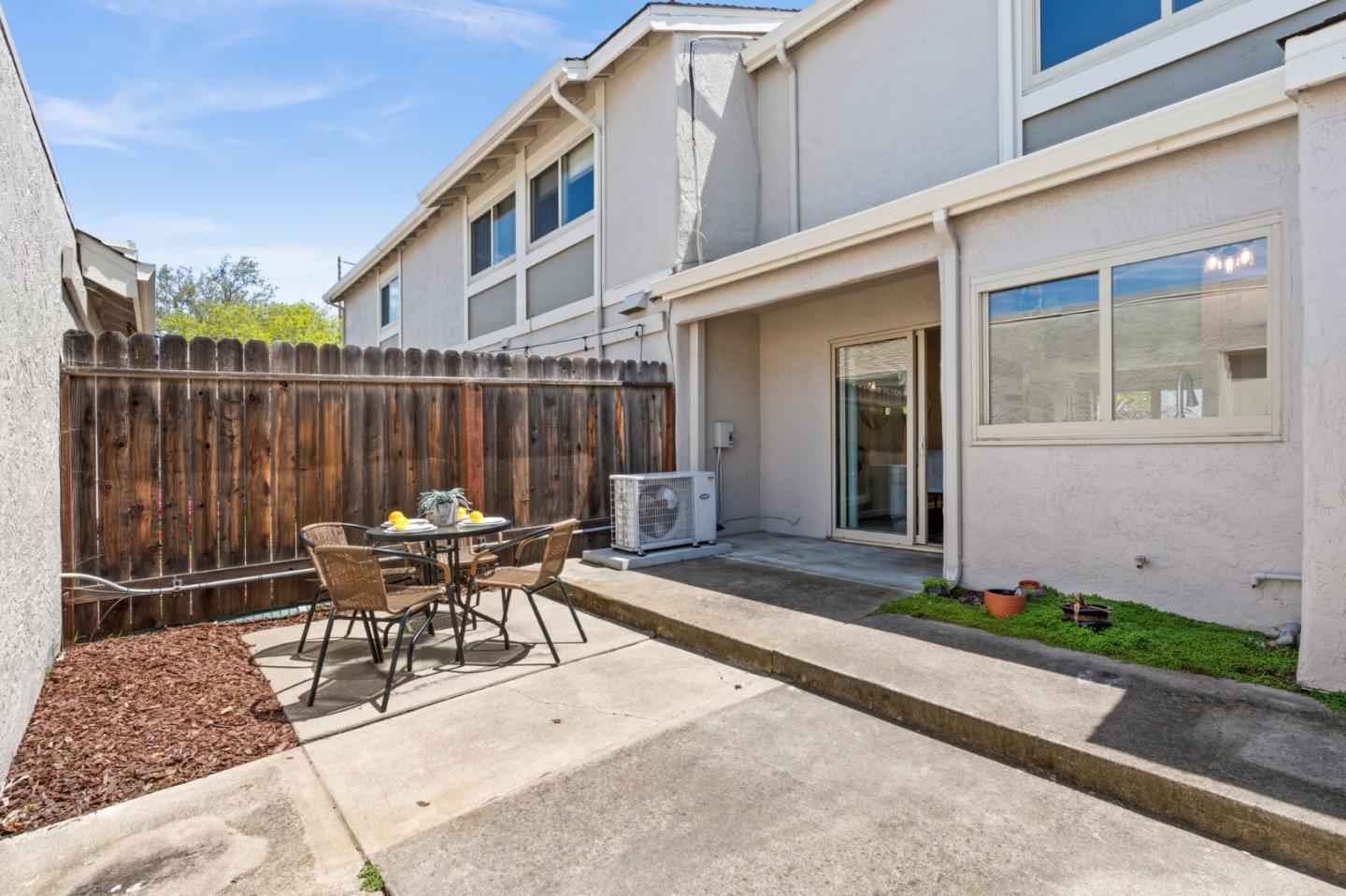 Detail Gallery Image 19 of 27 For 2334 Falling Water Ct, Santa Clara,  CA 95054 - 2 Beds | 1/1 Baths