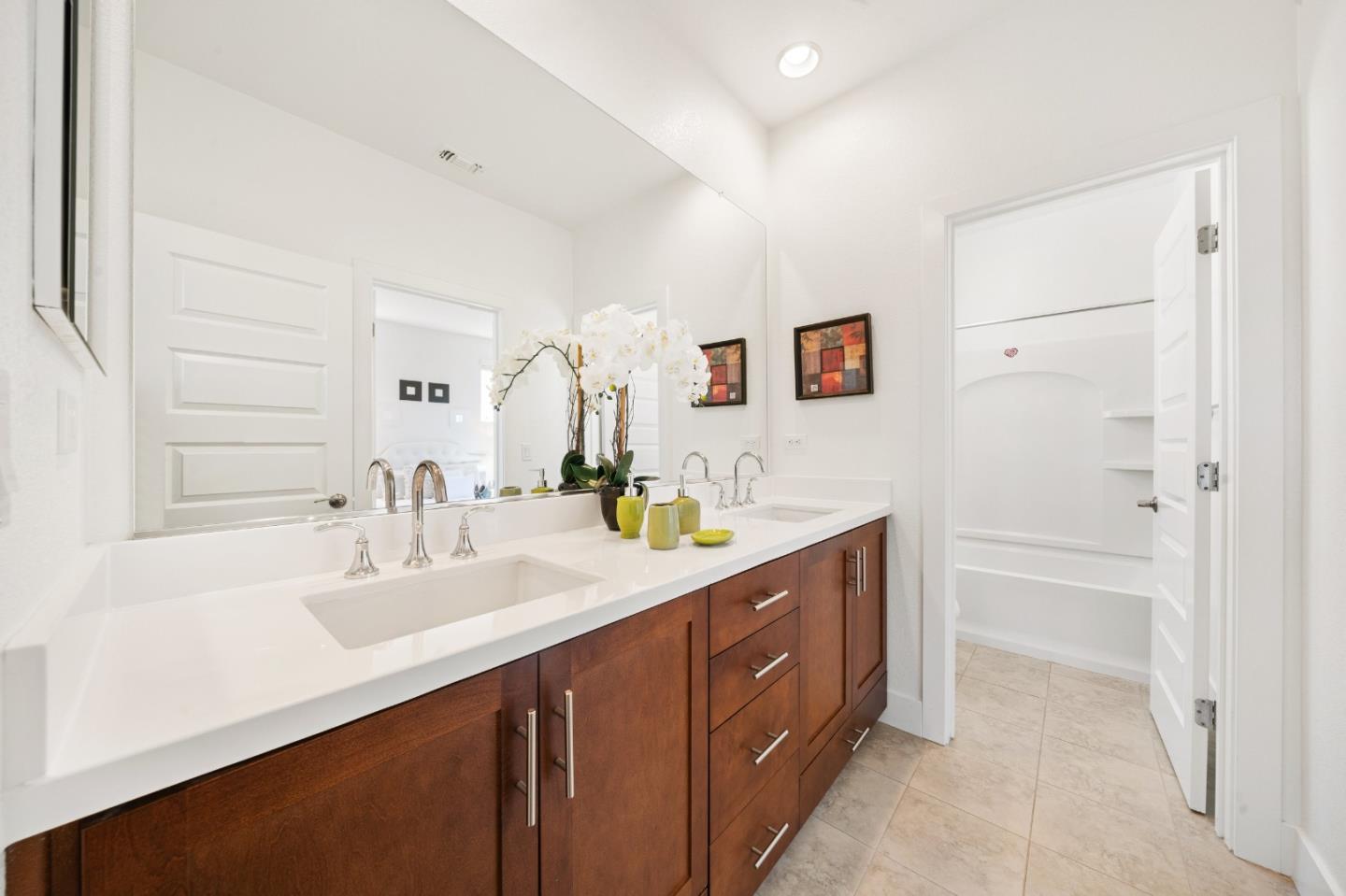 Detail Gallery Image 18 of 38 For 571 Odyssey Ln, Milpitas,  CA 95035 - 4 Beds | 3/1 Baths