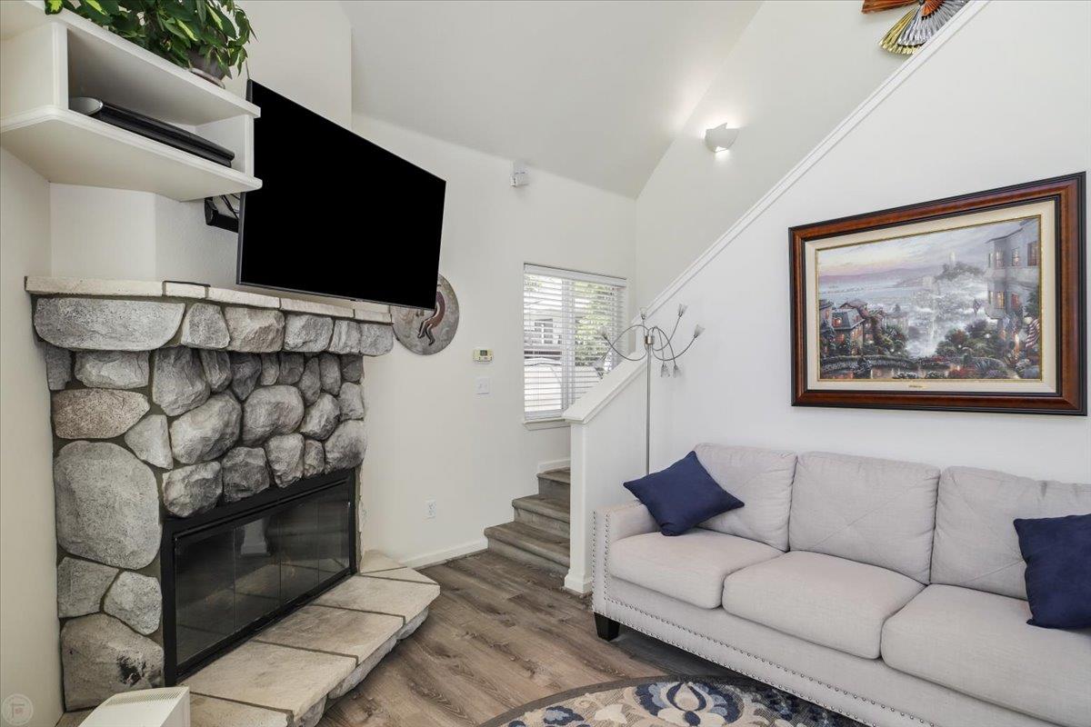 20944 Woodside Way, Groveland, California 95321, 3 Bedrooms Bedrooms, ,2 BathroomsBathrooms,Residential,For Sale,20944 Woodside Way,ML81963505