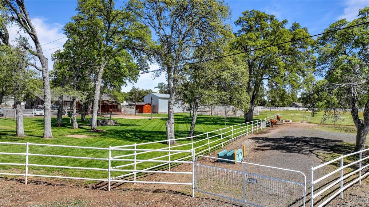20944 Woodside Way, Groveland, California 95321, 3 Bedrooms Bedrooms, ,2 BathroomsBathrooms,Residential,For Sale,20944 Woodside Way,ML81963505