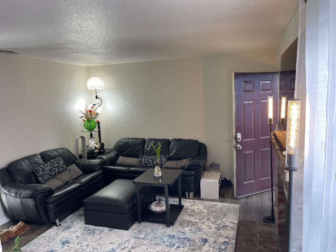 Detail Gallery Image 2 of 7 For 8256 Center Pkwy #87,  Sacramento,  CA 95823 - 2 Beds | 1/1 Baths