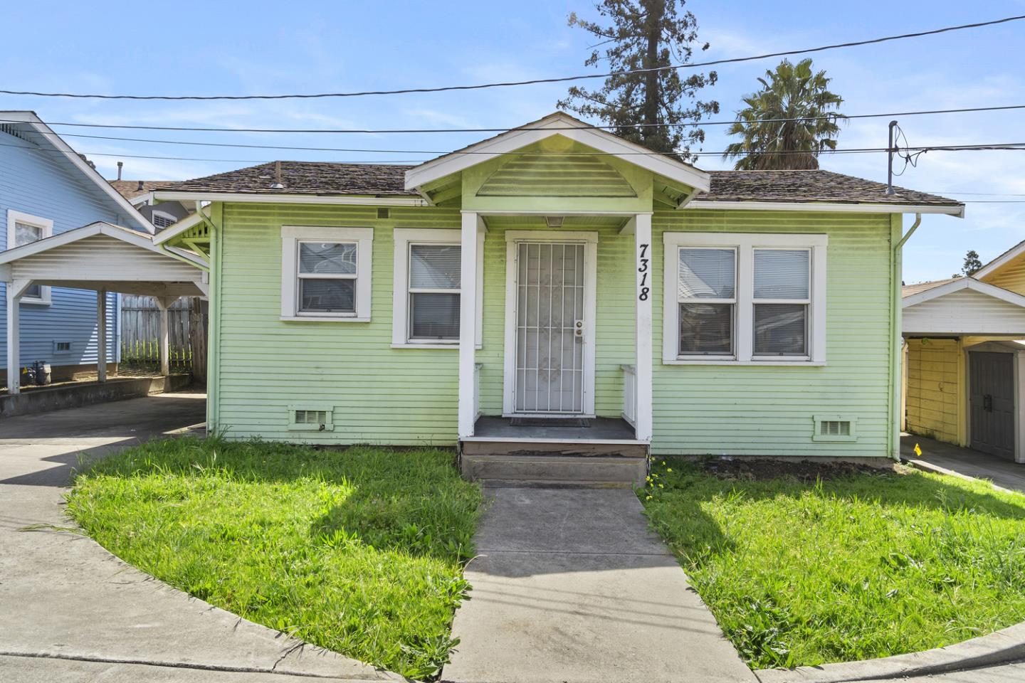 Photo of 7318 Ney Ave in Oakland, CA