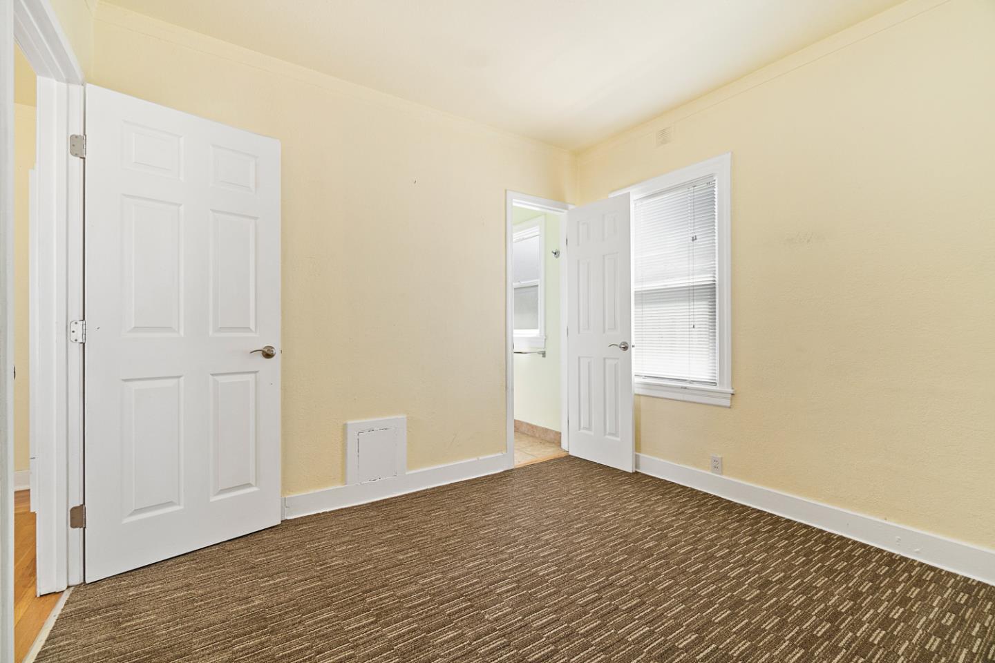 Detail Gallery Image 12 of 13 For 7318 Ney Ave, Oakland,  CA 94605 - 2 Beds | 1 Baths