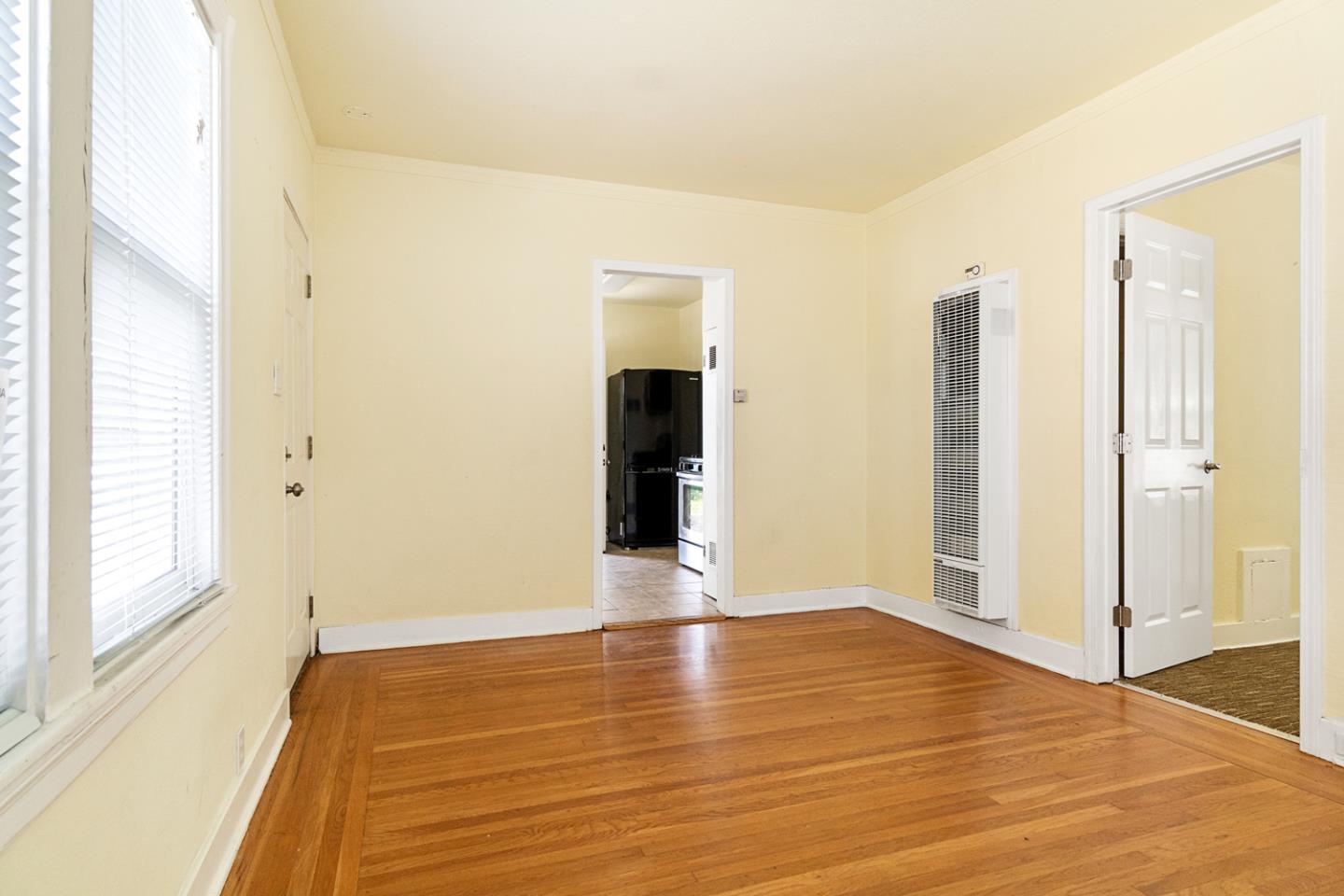 Detail Gallery Image 5 of 13 For 7318 Ney Ave, Oakland,  CA 94605 - 2 Beds | 1 Baths