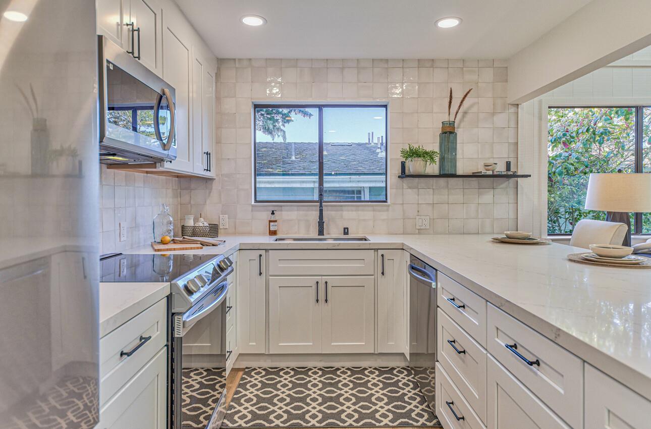 Detail Gallery Image 13 of 50 For 1107 Funston Ave, Pacific Grove,  CA 93950 - 4 Beds | 3/1 Baths
