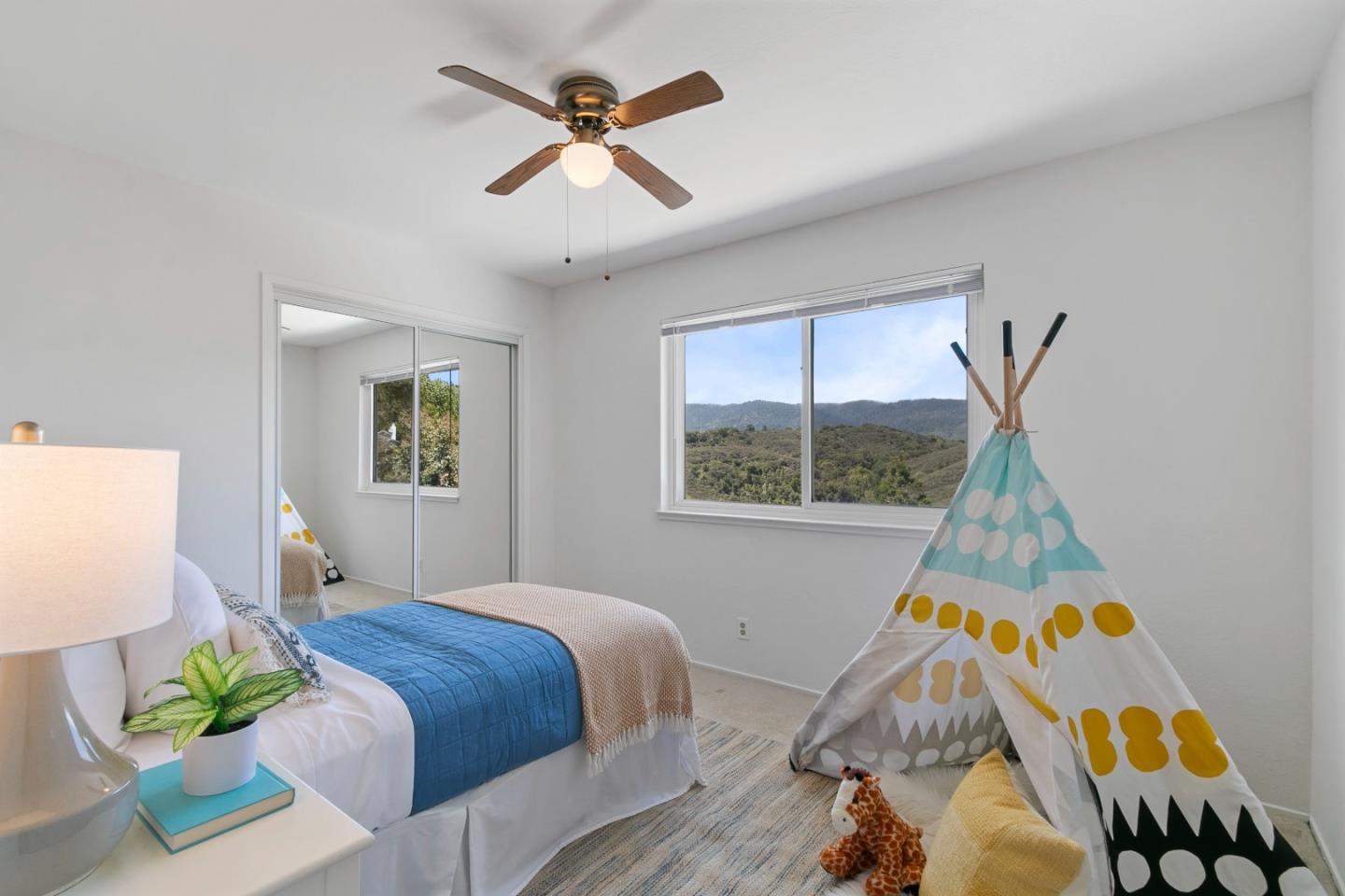 Detail Gallery Image 20 of 39 For 3413 Brittan Ave, San Carlos,  CA 94070 - 5 Beds | 2/1 Baths