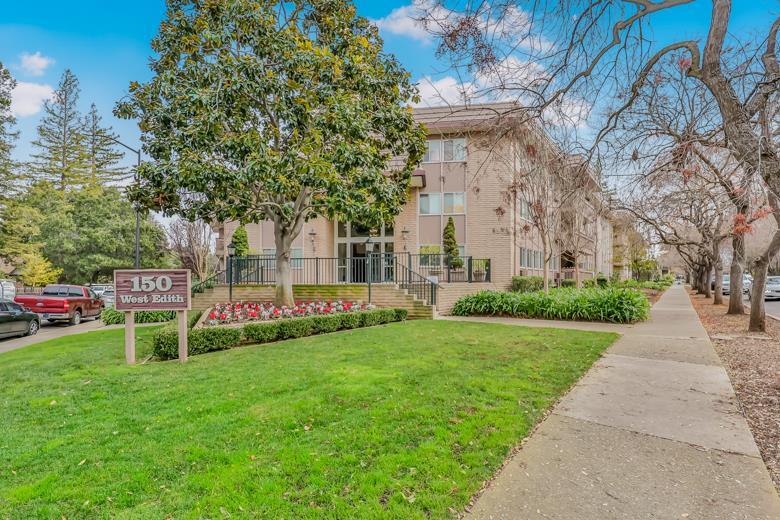 Detail Gallery Image 29 of 34 For 150 W Edith Ave #4,  Los Altos,  CA 94022 - 2 Beds | 2 Baths