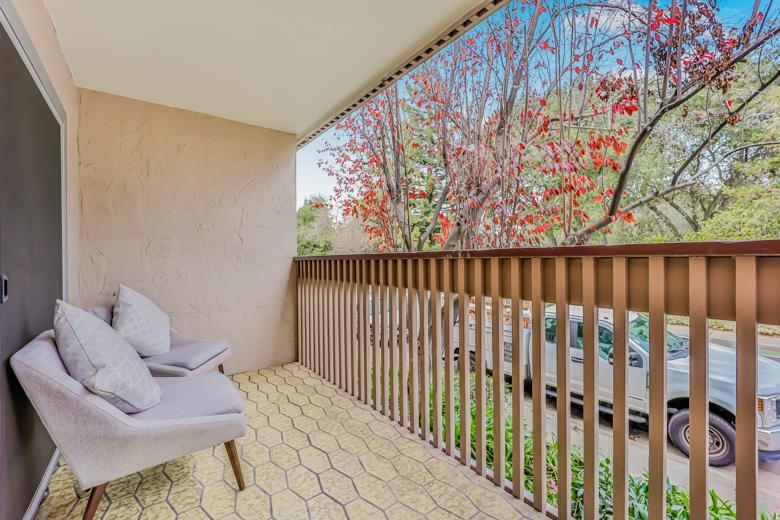 Detail Gallery Image 32 of 34 For 150 W Edith Ave #4,  Los Altos,  CA 94022 - 2 Beds | 2 Baths