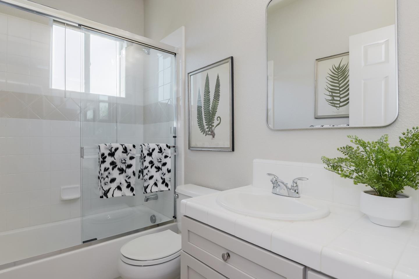 Detail Gallery Image 21 of 24 For 61 Esfahan Dr, San Jose,  CA 95111 - 3 Beds | 2/1 Baths