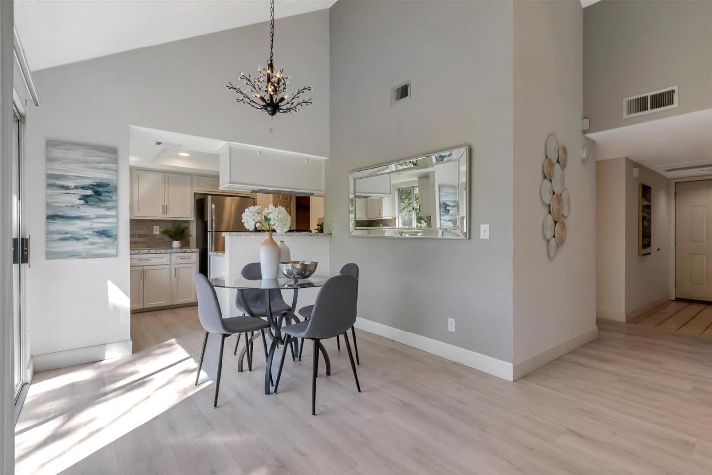 Detail Gallery Image 11 of 38 For 1072 Summerplace Dr, San Jose,  CA 95122 - 2 Beds | 2 Baths