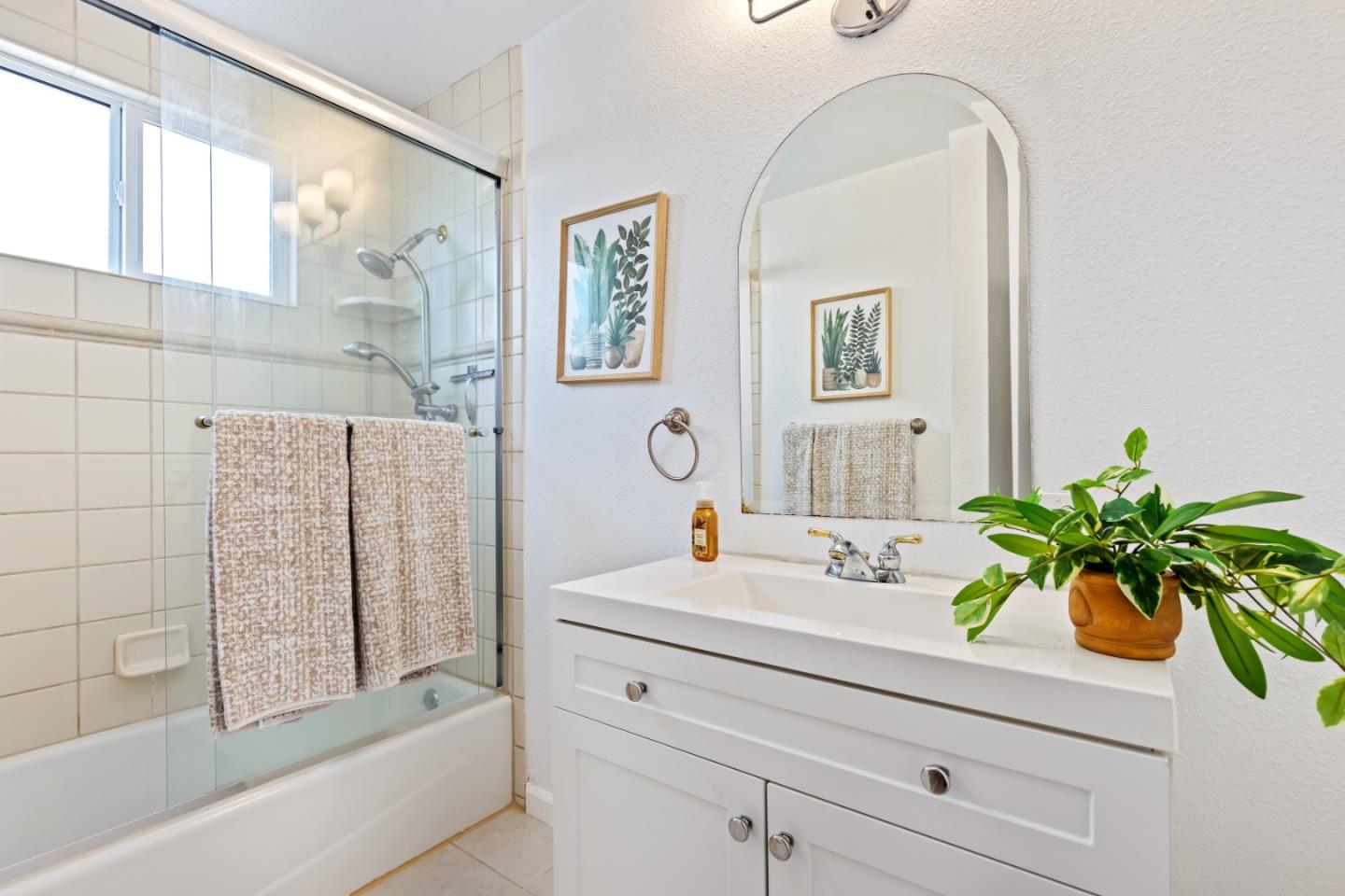 Detail Gallery Image 22 of 28 For 23131 Nevada Rd, Hayward,  CA 94541 - 3 Beds | 1 Baths