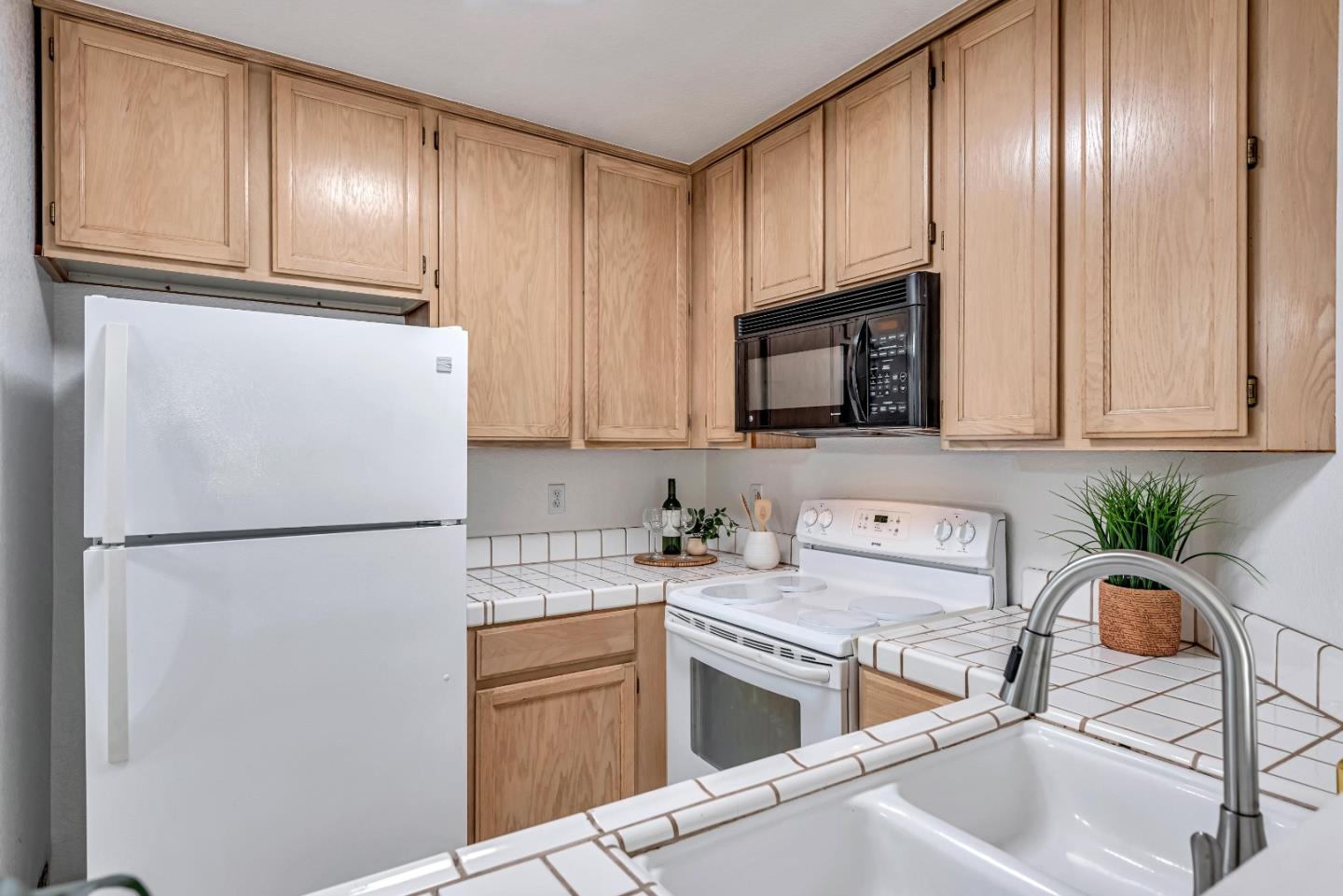 Detail Gallery Image 6 of 13 For 732 Northrup St #123,  San Jose,  CA 95126 - 2 Beds | 2 Baths