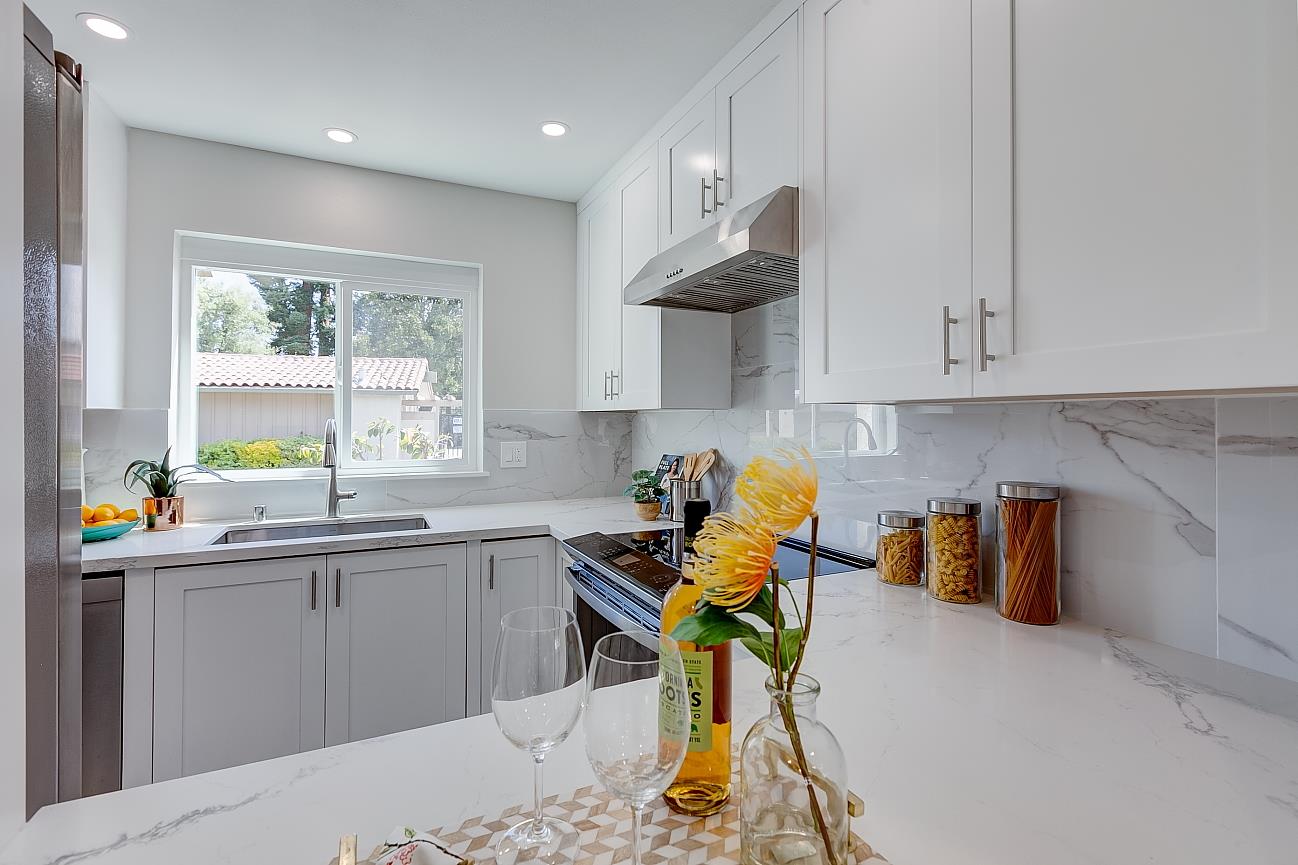 Detail Gallery Image 9 of 35 For 1285 Riesling Ter, Sunnyvale,  CA 94087 - 2 Beds | 1/1 Baths