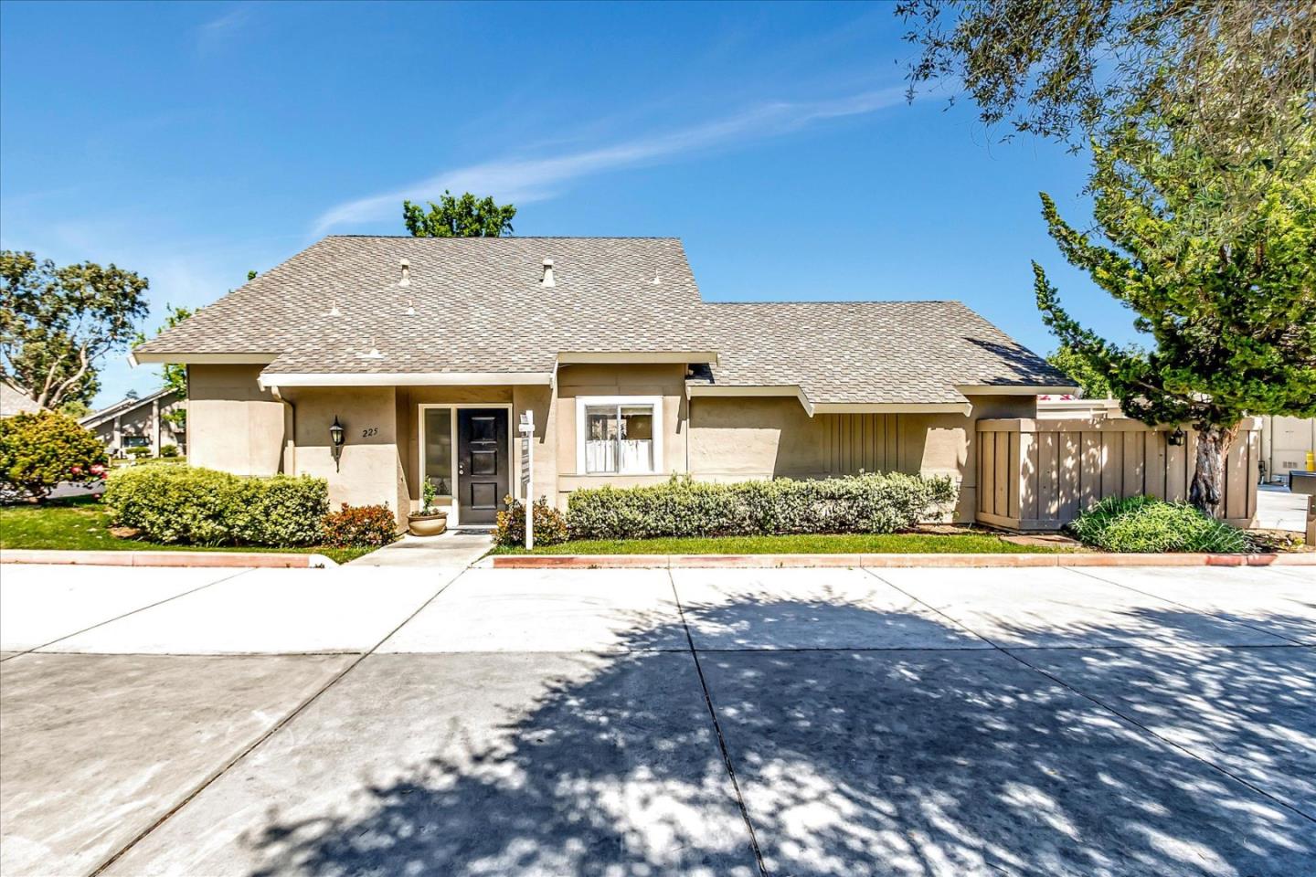 Photo of 225 Escobar Ave in Los Gatos, CA