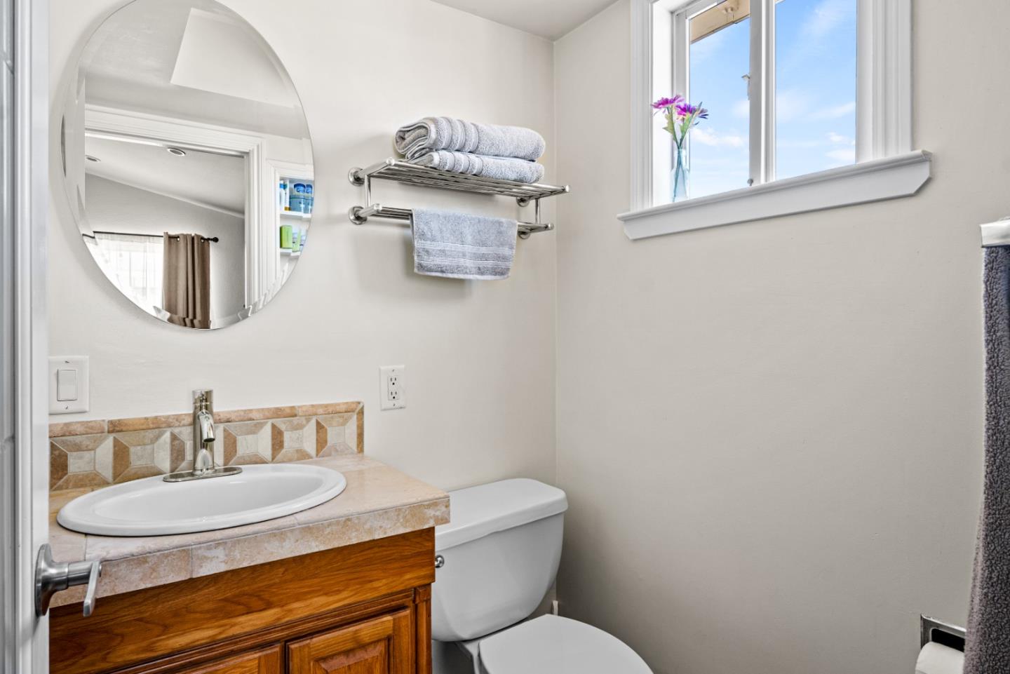 Detail Gallery Image 19 of 28 For 1745 Yosemite St, Seaside,  CA 93955 - 3 Beds | 2 Baths