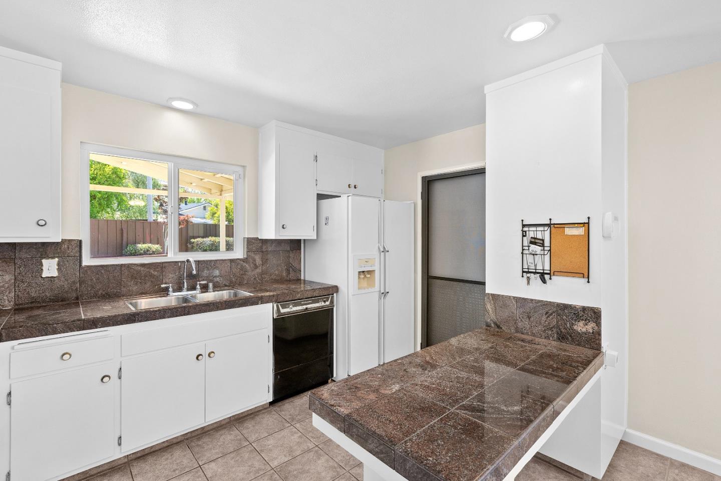 Detail Gallery Image 28 of 34 For 1472 Fairhaven Ct, San Jose,  CA 95118 - 3 Beds | 2 Baths